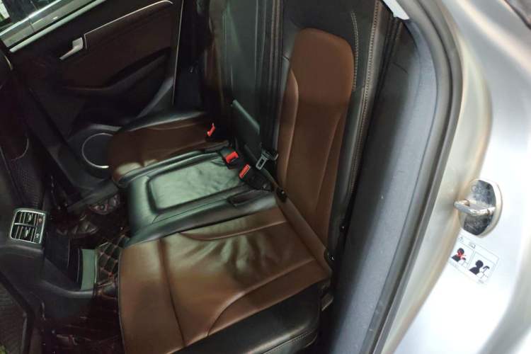 Used Audi Q5 2016 40 TFSI Comfort Model Left Rear Seat