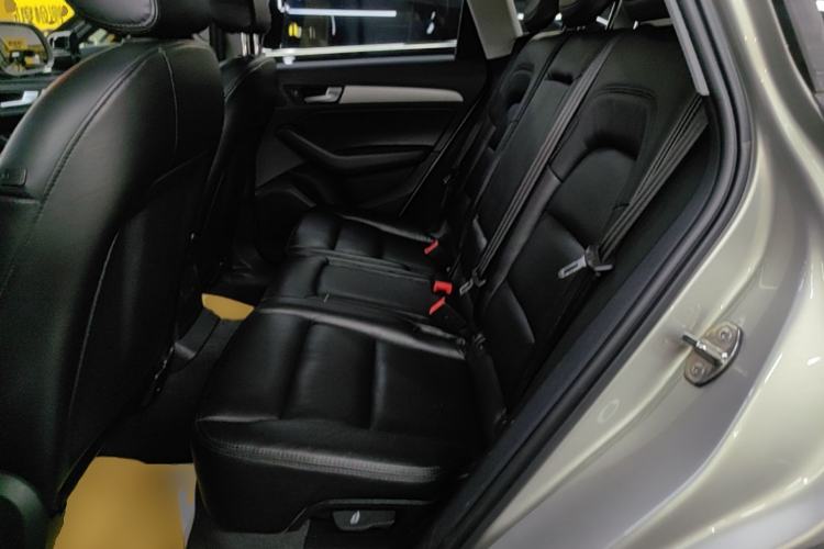 Used Audi Q5 2016 40 TFSI Trendy Edition Left Rear Seat