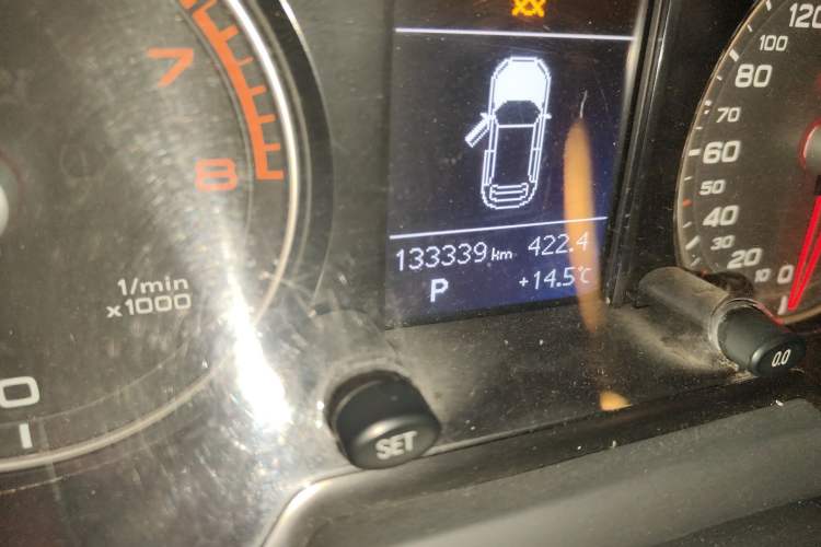 Used Audi Q5 2016 40 TFSI Technology Edition Odometer Close Up
