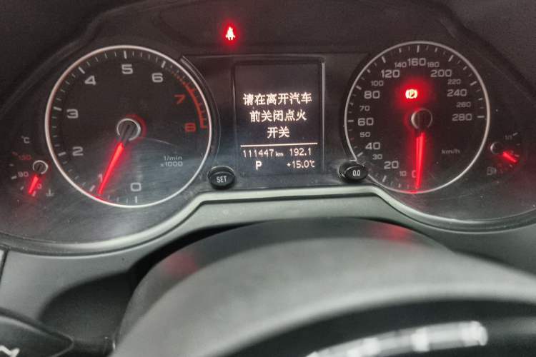 Used Audi Q5 2016 40 TFSI Technology Edition Odometer Close Up