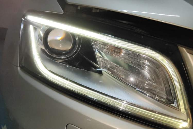 Used Audi Q5 2016 40 TFSI Technology Edition Right Front Headlight