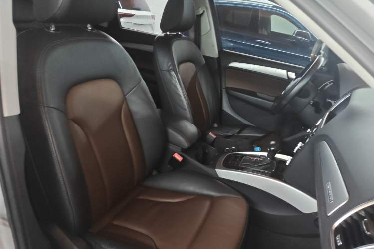 Used Audi Q5 2016 40 TFSI Technology Edition Right Front Seat