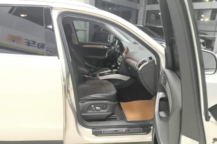 Used Audi Q5 2016 40 TFSI Trendy Edition Right Front Seat