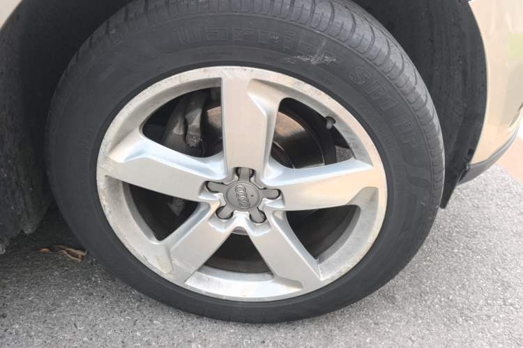 Used Audi Q5 2016 40 TFSI Technology Edition Right Front Wheel Hub