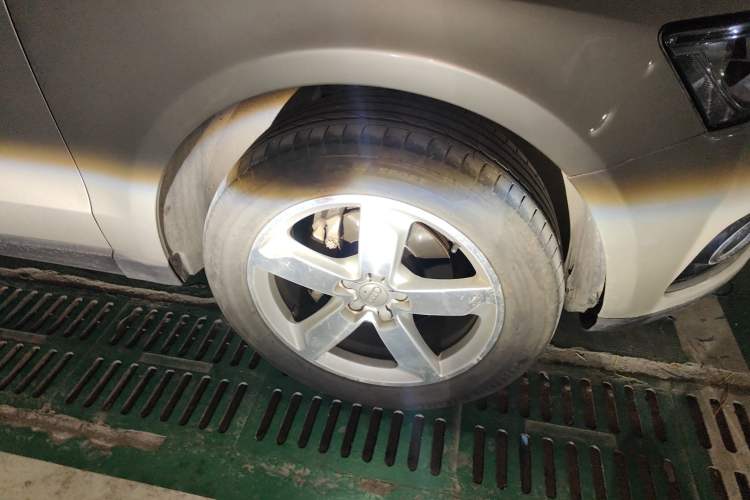 Used Audi Q5 2016 40 TFSI Technology Edition Right Front Wheel Hub