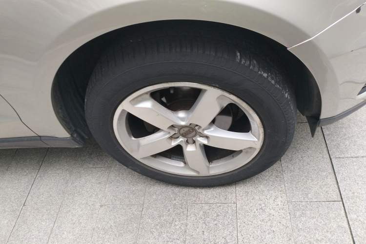 Used Audi Q5 2016 40 TFSI Technology Edition Right Front Wheel Hub