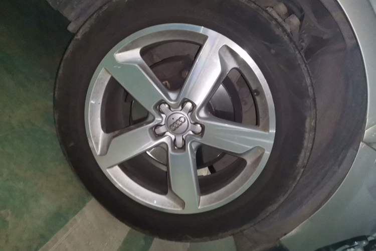Used Audi Q5 2016 40 TFSI Technology Edition Right Front Wheel Hub
