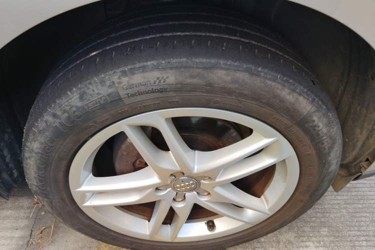 Used Audi Q5 2016 40 TFSI Technology Edition Right Front Wheel Hub