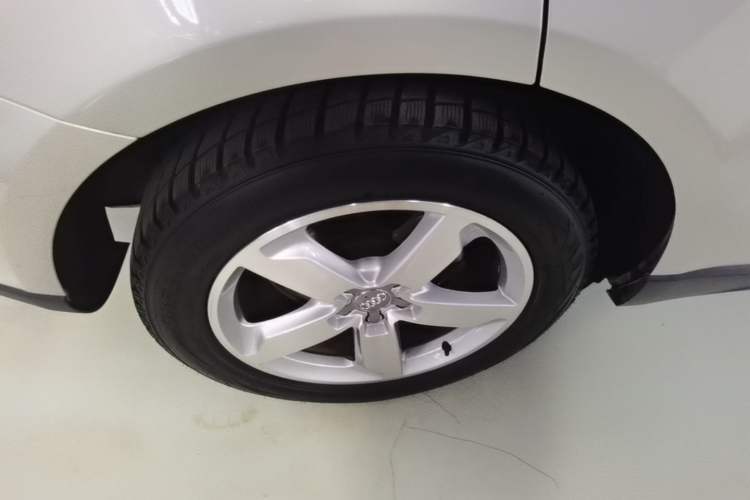 Used Audi Q5 2016 40 TFSI Technology Edition Right Rear Wheel Hub