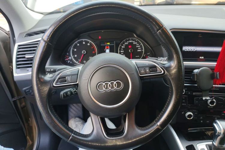 Used Audi Q5 2016 40 TFSI Technology Edition Steering Wheel