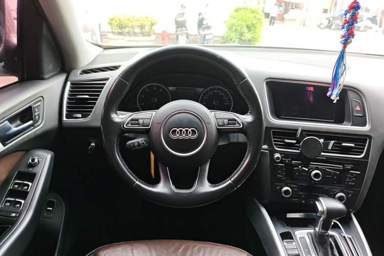 Used Audi Q5 2016 40 TFSI Technology Edition Steering Wheel