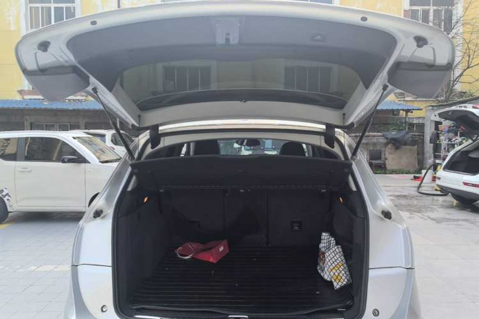 Used Audi Q5 2016 40 TFSI Comfort Model Trunk