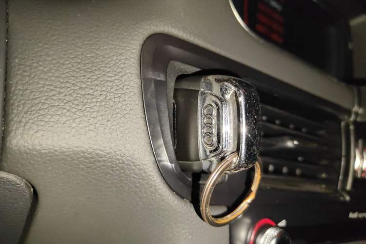 Used Audi Q5 2016 40 TFSI Technology Edition Vehicle Key