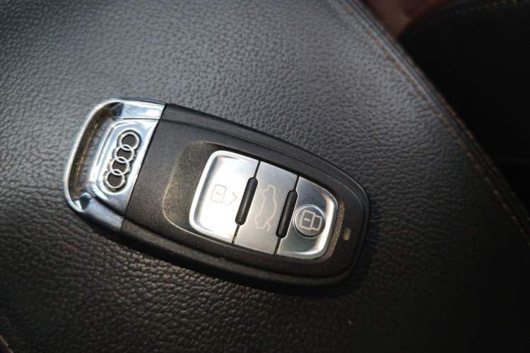 Used Audi Q5 2016 40 TFSI Technology Edition Vehicle Key
