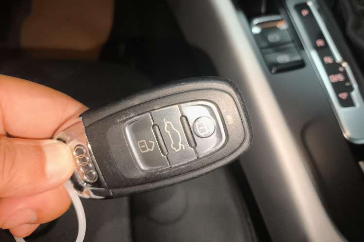 Used Audi Q5 2016 40 TFSI Trendy Edition Vehicle Key