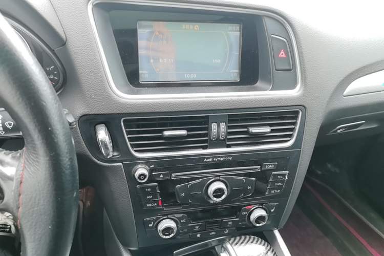 Used Audi Q5 2016 40 TFSI Technology Edition Audio And AC Panel