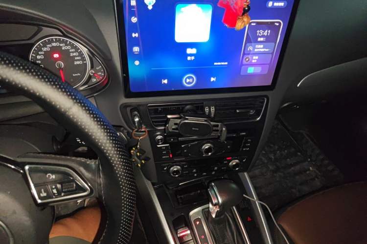 Used Audi Q5 2016 40 TFSI Technology Edition Audio And AC Panel