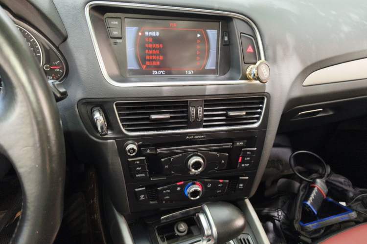 Used Audi Q5 2016 40 TFSI Trendy Edition Audio And AC Panel