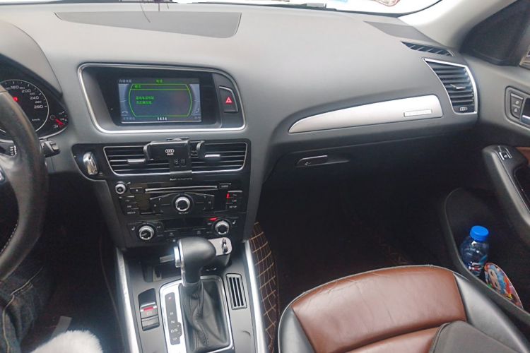 Used Audi Q5 2016 40 TFSI Technology Edition Audio And AC Panel