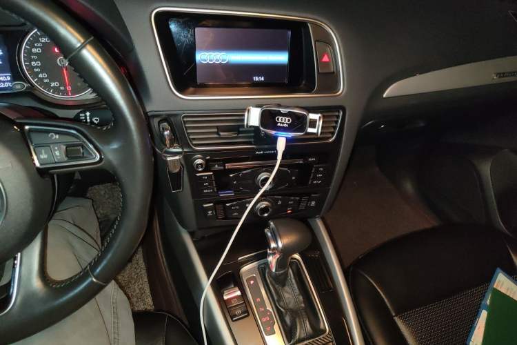Used Audi Q5 2016 40 TFSI Trendy Edition Audio And AC Panel