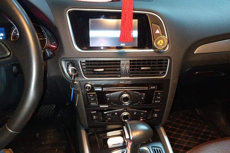 Used Audi Q5 2016 40 TFSI Trendy Edition Audio And AC Panel