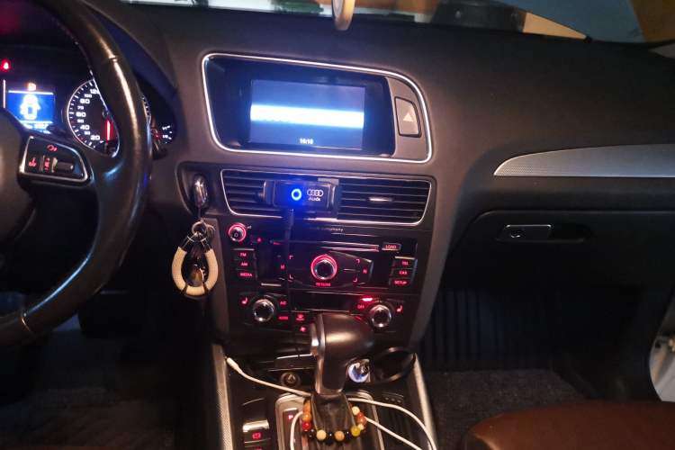 Used Audi Q5 2016 40 TFSI Technology Edition Audio And AC Panel