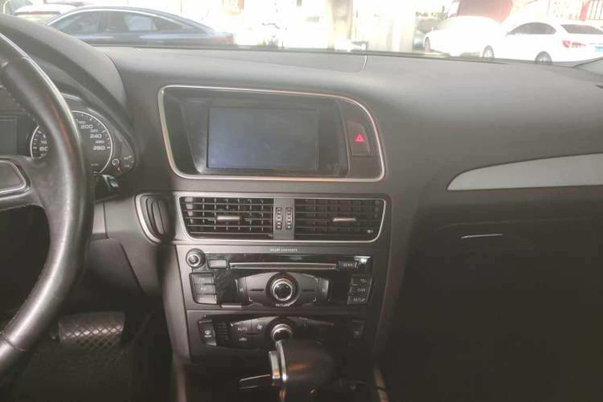 Used Audi Q5 2016 40 TFSI Trendy Edition Audio And AC Panel