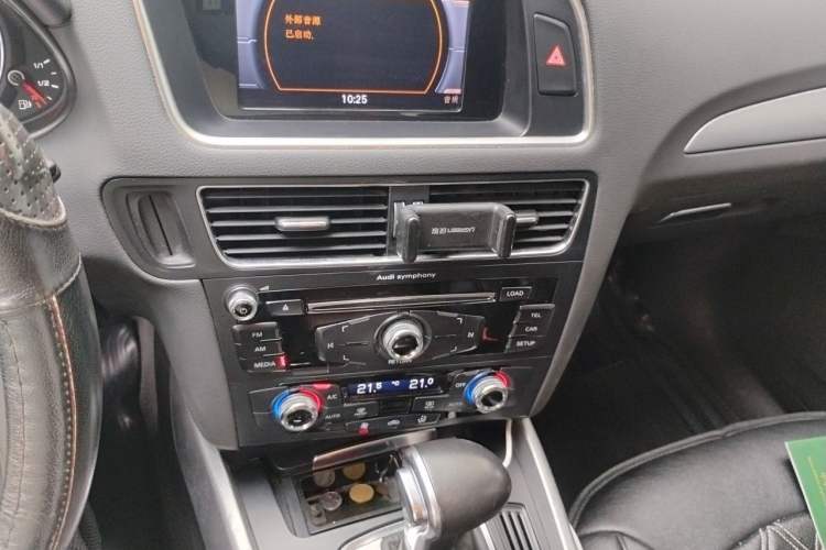 Used Audi Q5 2016 40 TFSI Technology Edition Audio And AC Panel