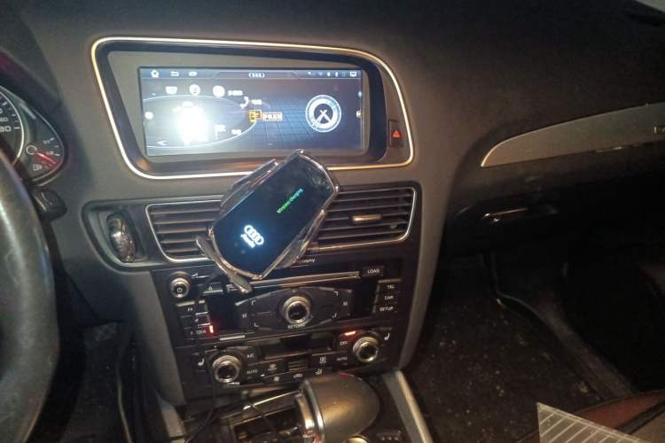 Used Audi Q5 2016 40 TFSI Technology Edition Audio And AC Panel