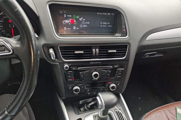 Used Audi Q5 2016 40 TFSI Technology Edition Audio And AC Panel