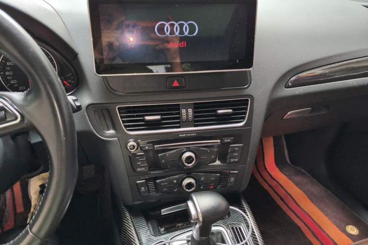 Used Audi Q5 2016 40 TFSI Technology Edition Audio And AC Panel
