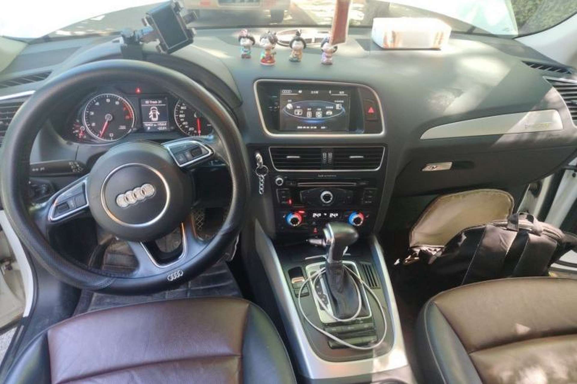 Used Audi Q5 2016 40 TFSI Technology Edition Center Console