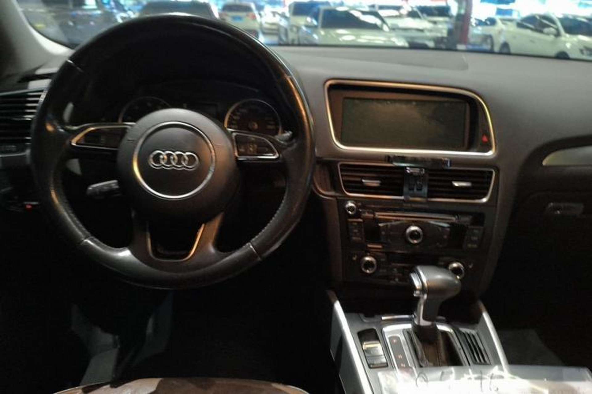 Used Audi Q5 2016 40 TFSI Technology Edition Center Console