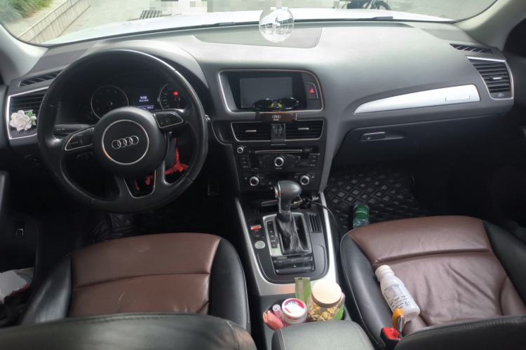 Used Audi Q5 2016 40 TFSI Technology Edition Center Console