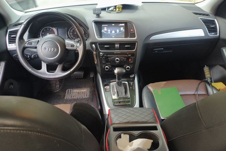 Used Audi Q5 2016 40 TFSI Technology Edition Center Console