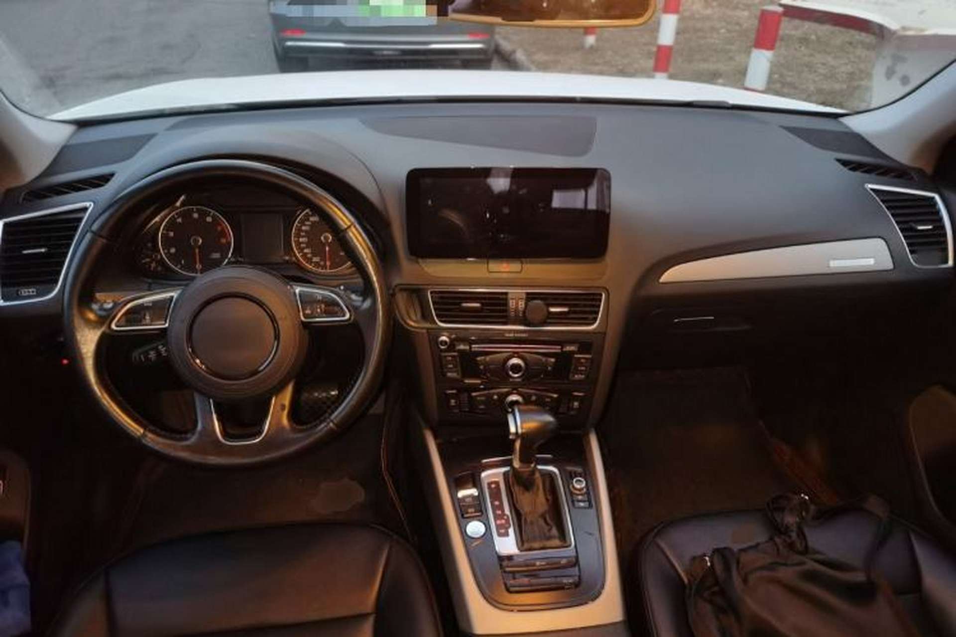 Used Audi Q5 2016 40 TFSI Trendy Edition Center Console