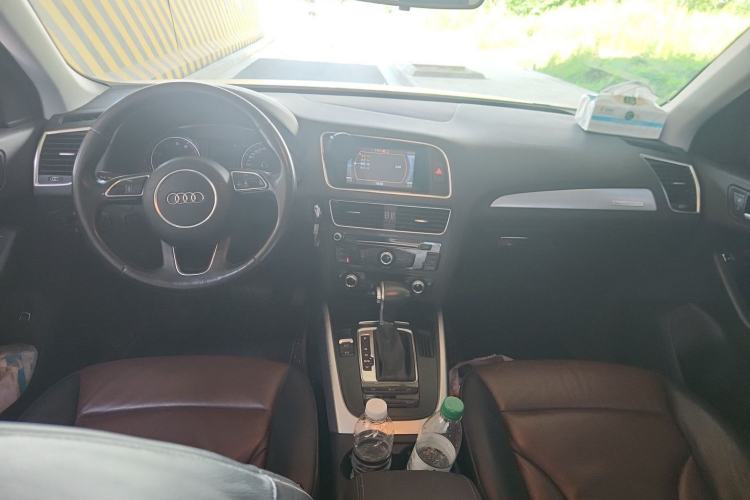Used Audi Q5 2016 40 TFSI Technology Edition Center Console