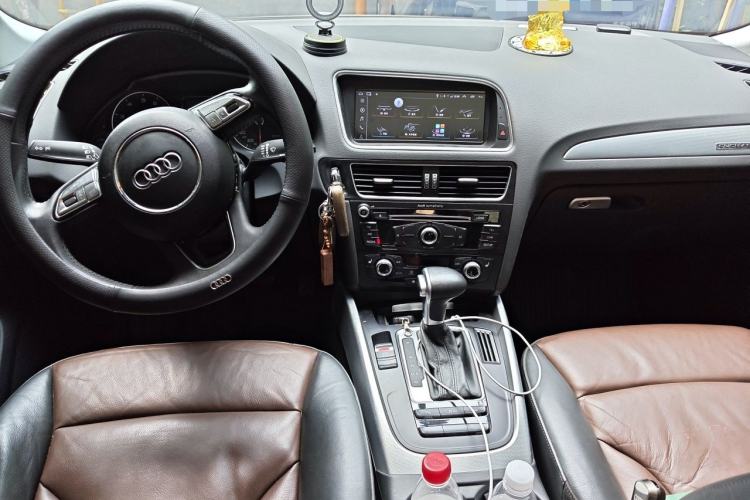 Used Audi Q5 2016 40 TFSI Technology Edition Center Console