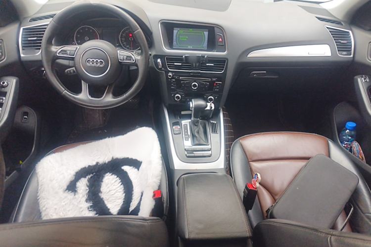 Used Audi Q5 2016 40 TFSI Technology Edition Center Console