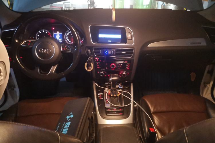 Used Audi Q5 2016 40 TFSI Technology Edition Center Console