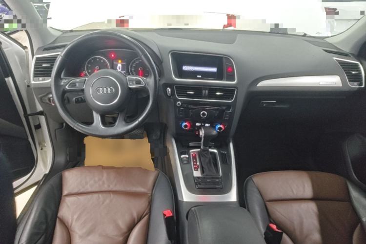 Used Audi Q5 2016 40 TFSI Technology Edition Center Console