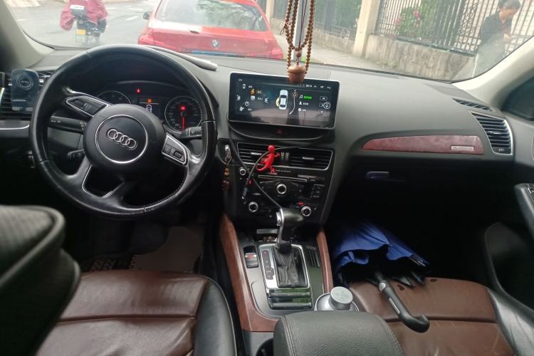 Used Audi Q5 2016 40 TFSI Technology Edition Center Console