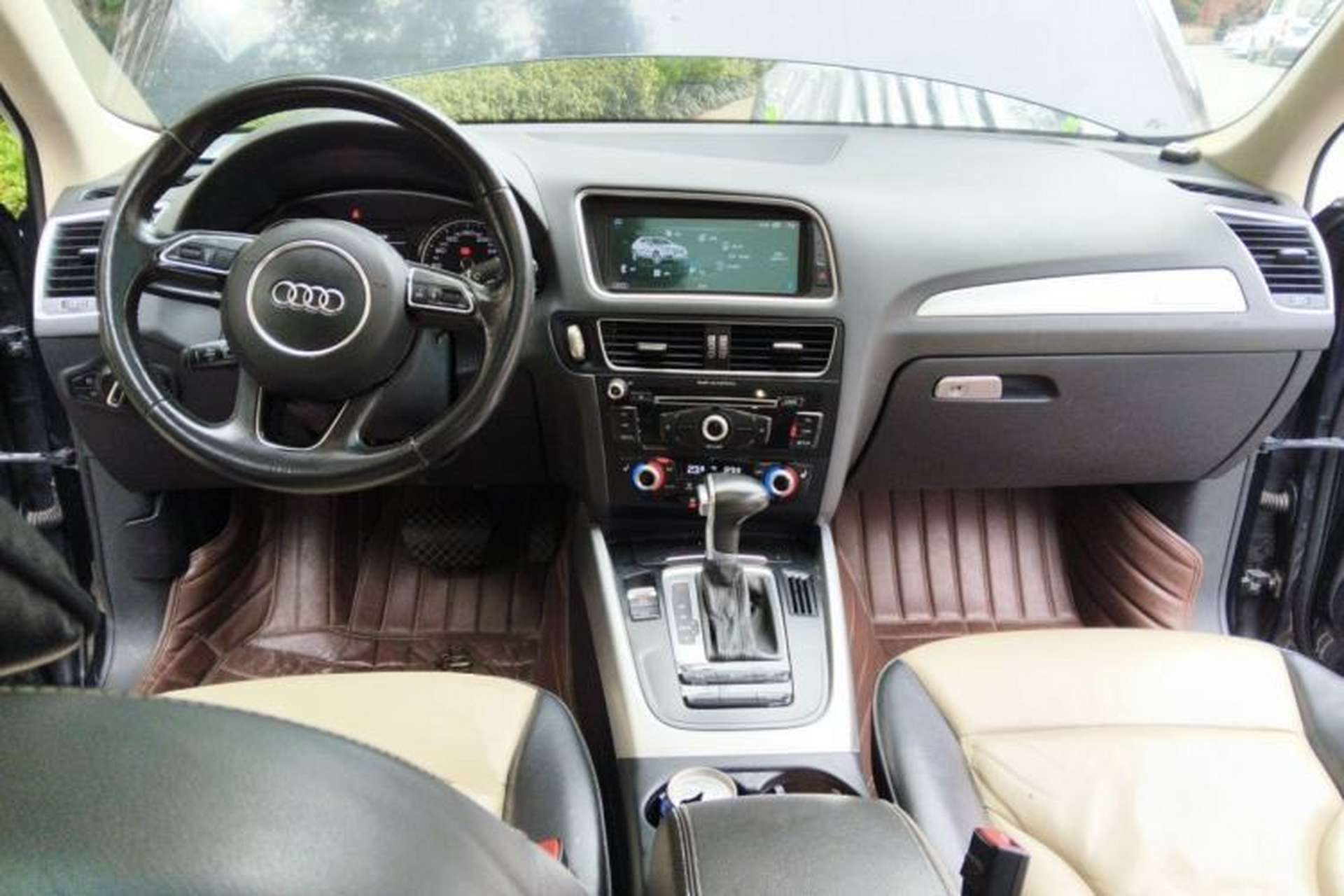 Used Audi Q5 2016 40 TFSI Technology Edition Center Console