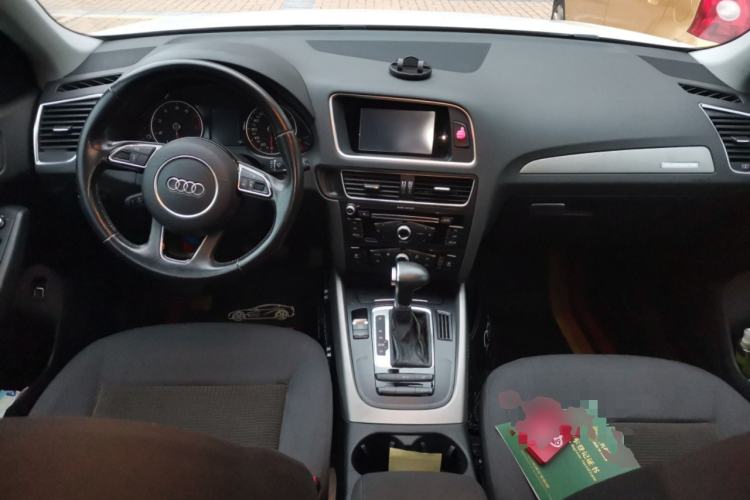 Used Audi Q5 2016 40 TFSI Technology Edition Center Console