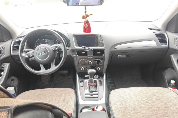 Used Audi Q5 2016 40 TFSI Technology Edition Center Console