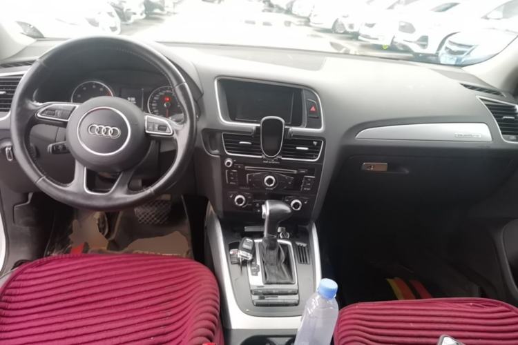 Used Audi Q5 2016 40 TFSI Technology Edition Center Console