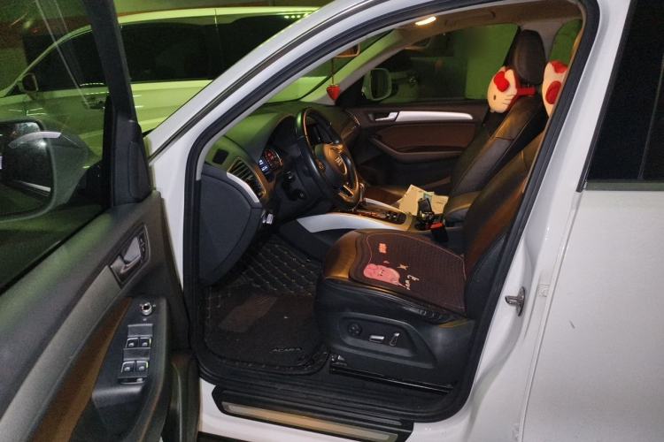 Used Audi Q5 2016 40 TFSI Technology Edition Driver Seat