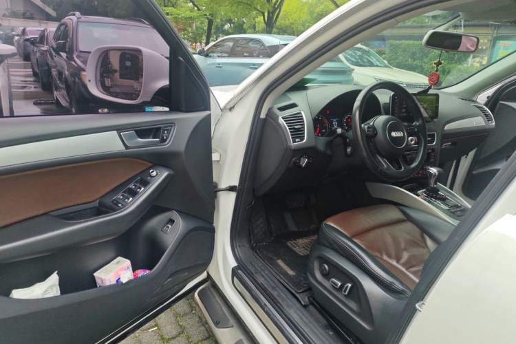 Used Audi Q5 2016 40 TFSI Technology Edition Driver Seat