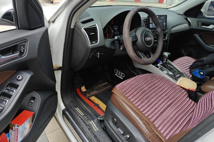 Used Audi Q5 2016 40 TFSI Trendy Edition Driver Seat