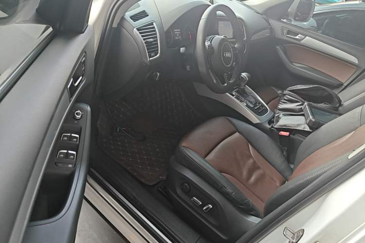 Used Audi Q5 2016 40 TFSI Technology Edition Driver Seat